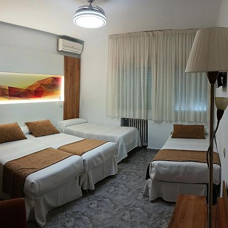 Hostal Real ปลาเซนเซีย ภายนอก รูปภาพ