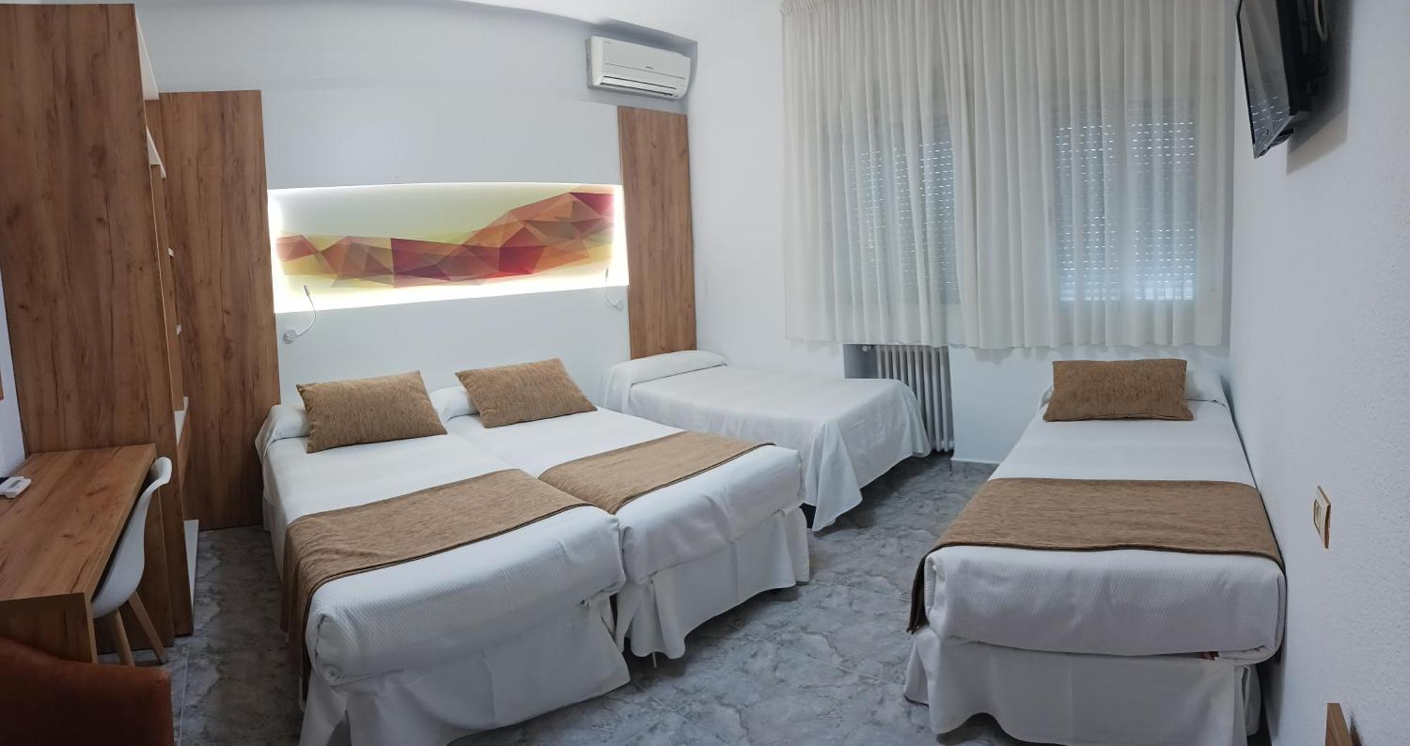 Hostal Real ปลาเซนเซีย ภายนอก รูปภาพ