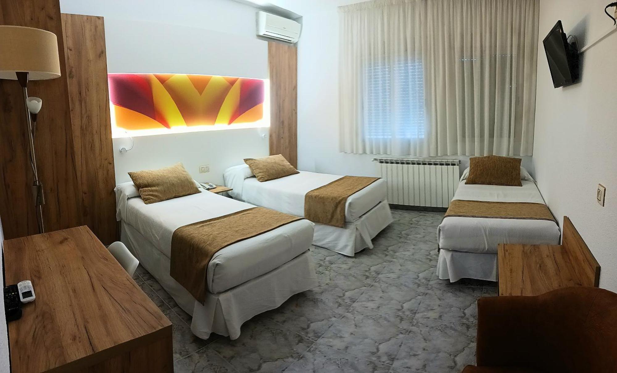 Hostal Real ปลาเซนเซีย ภายนอก รูปภาพ