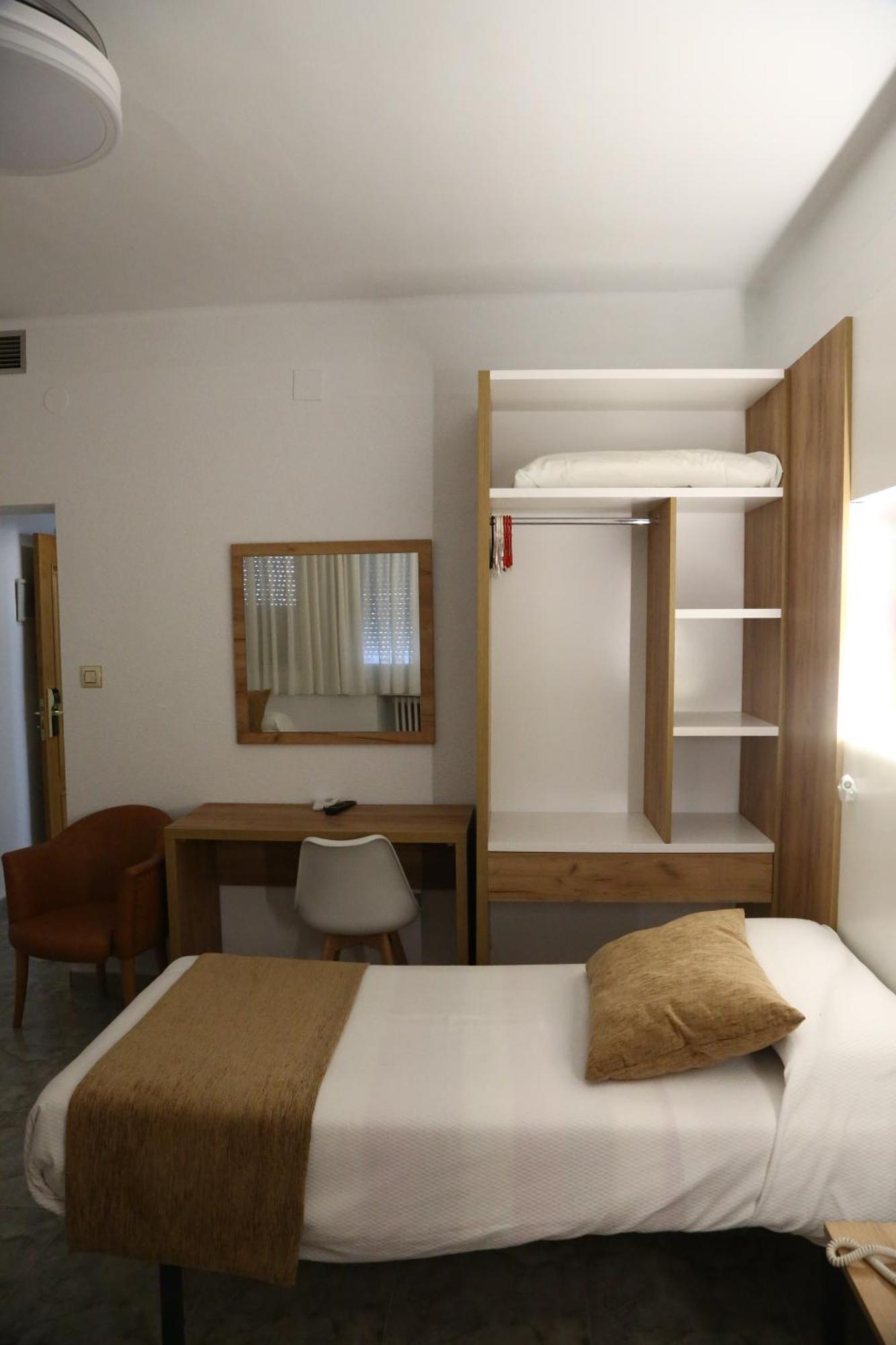 Hostal Real ปลาเซนเซีย ภายนอก รูปภาพ