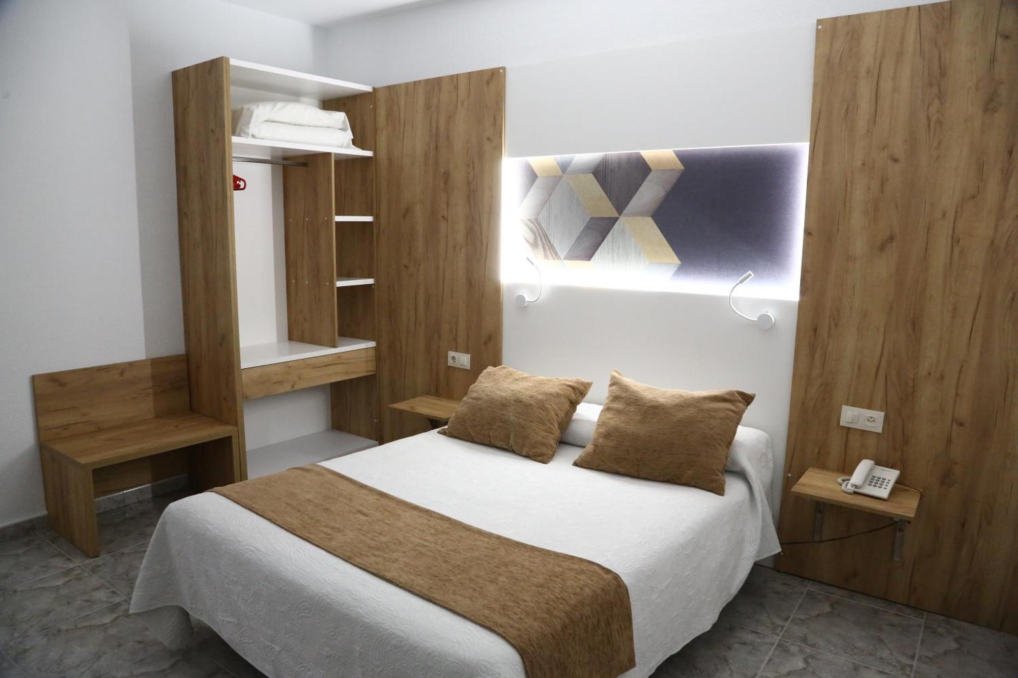 Hostal Real ปลาเซนเซีย ภายนอก รูปภาพ