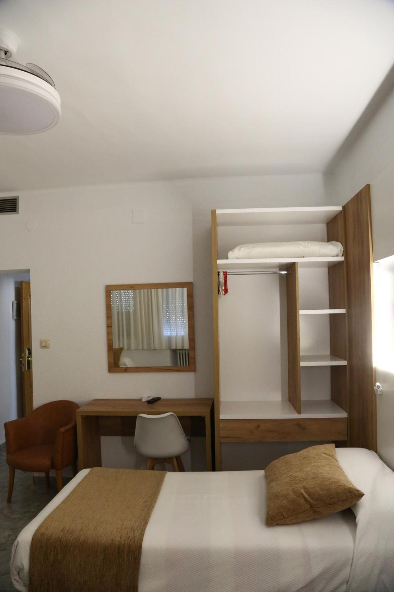 Hostal Real ปลาเซนเซีย ภายนอก รูปภาพ