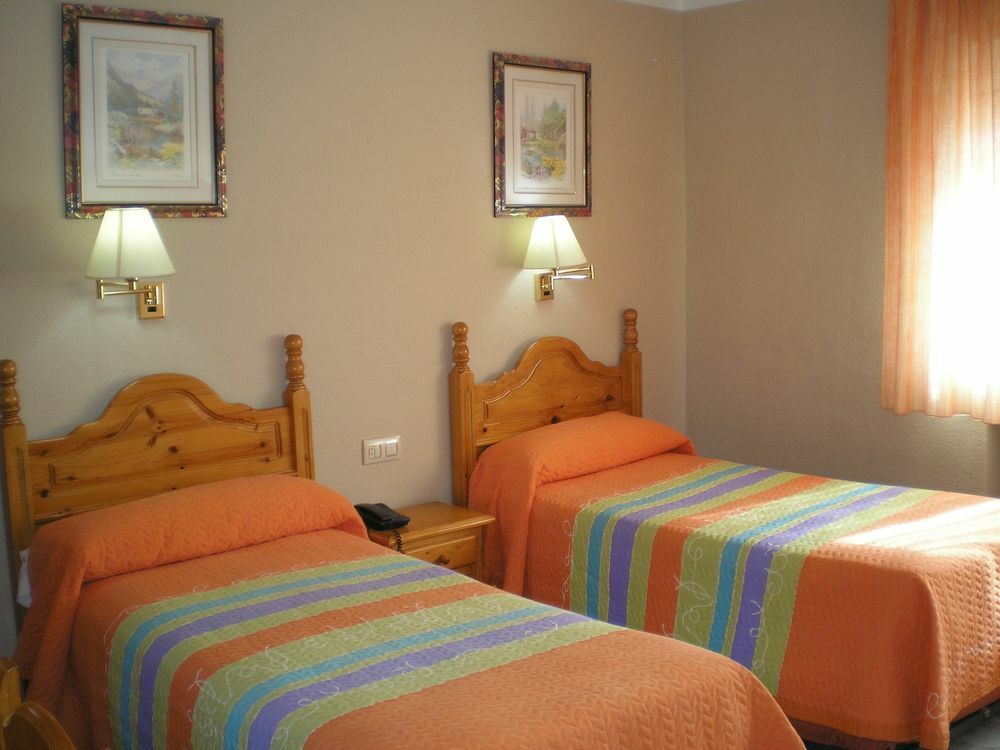 Hostal Real ปลาเซนเซีย ภายนอก รูปภาพ